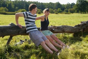 frau und mann beim fitness training